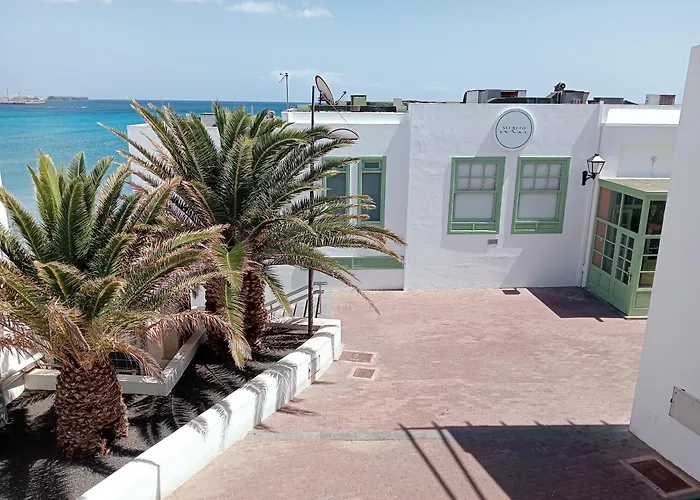 Sounds Of The Sea Apartment