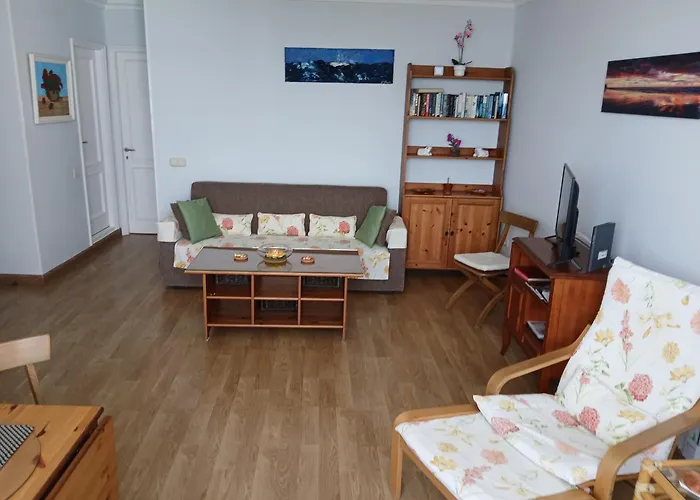 Sounds Of The Sea Apartment